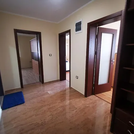 созополски залез Apartmán